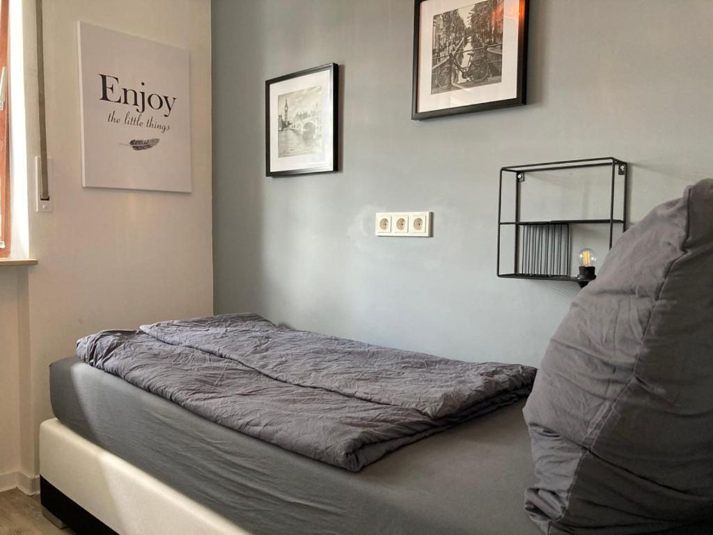 Living At Saarpartments -Adults Only- 2 Bedroom, Netflix - Business & Holiday Apartments For Long- And Short Term Stay, 3 Min To Train Station, Secure E-Bike Parking! Saarbrücken Exterior foto