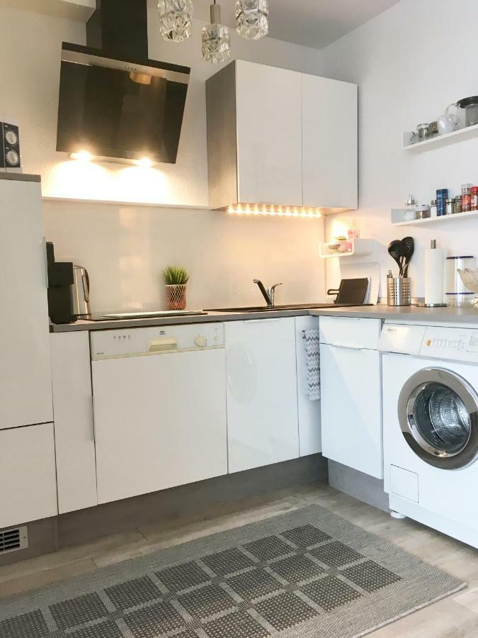 Living At Saarpartments -Adults Only- 2 Bedroom, Netflix - Business & Holiday Apartments For Long- And Short Term Stay, 3 Min To Train Station, Secure E-Bike Parking! Saarbrücken Exterior foto